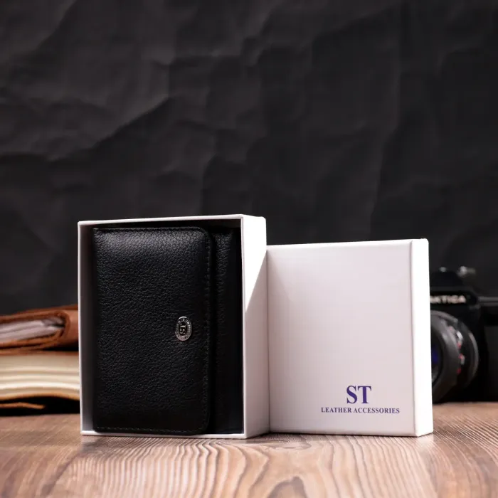 Жіночий горизонтальний гаманець ST Leather 19477 Чорний