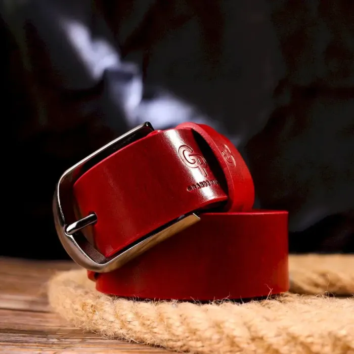 Жіночий яскравий ремінь із натуральної шкіри Grande Pelle 21457 Червоний