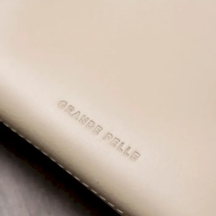 Класичний жіночий гаманець GRANDE PELLE 11521 Бежевий