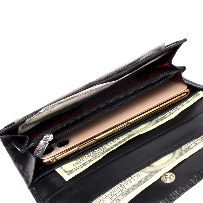 Жіночий гаманець з клапаном із фактурної шкіри під крокодила KARYA 21107 Чорний