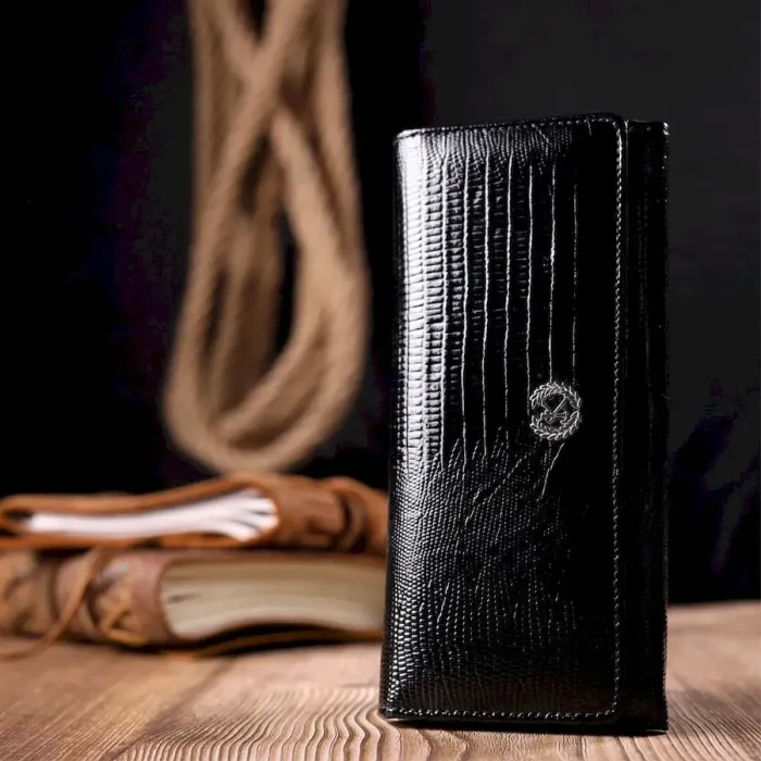 Жіночий гаманець з клапаном з натуральної лакованої фактурної шкіри KARYA 21143 Чорний