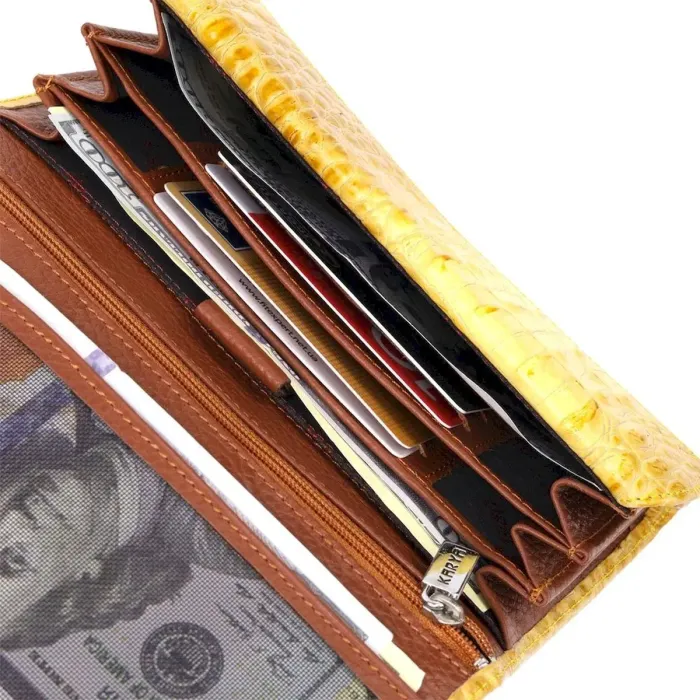 Жіночий гаманець із клапаном з натуральної шкіри з тисненням під крокодила KARYA 21145 Жовтий