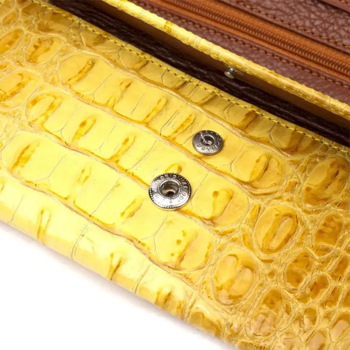 Жіночий гаманець із клапаном з натуральної шкіри з тисненням під крокодила KARYA 21145 Жовтий