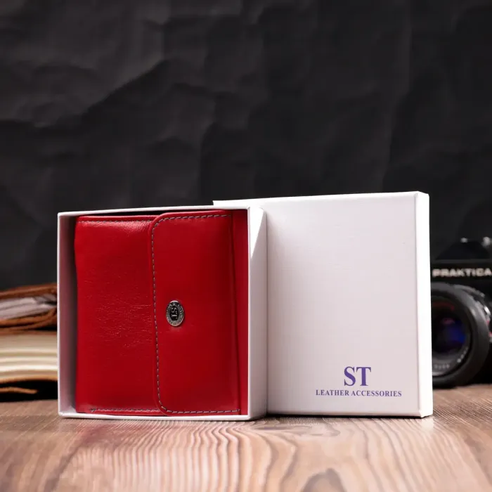 Жіночий гаманець середнього розміру ST Leather 19496 Червоний