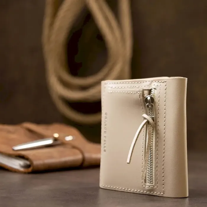 Жіноче компактне шкіряне портмоне GRANDE PELLE 11520 Бежевий